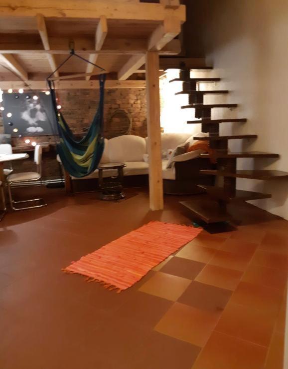 2 Story Studio Apartment Free Parking Included リガ エクステリア 写真